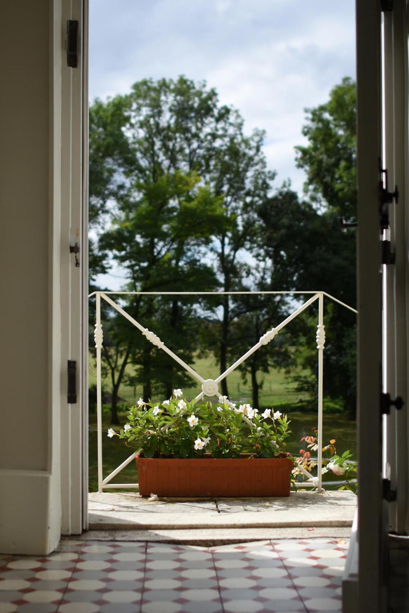 Domaine De L'Ermitage Bed & Breakfast Berry-Bouy Exterior foto