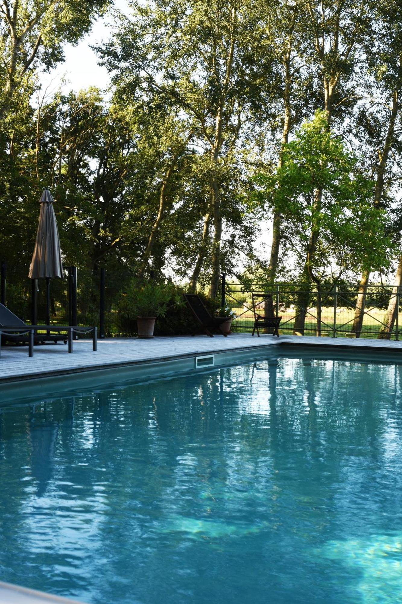 Domaine De L'Ermitage Bed & Breakfast Berry-Bouy Exterior foto