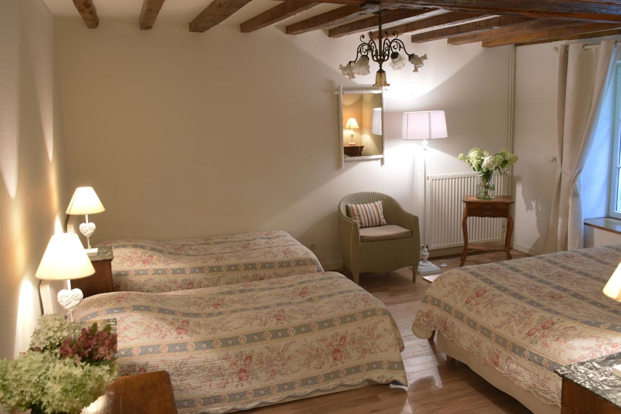 Domaine De L'Ermitage Bed & Breakfast Berry-Bouy Exterior foto